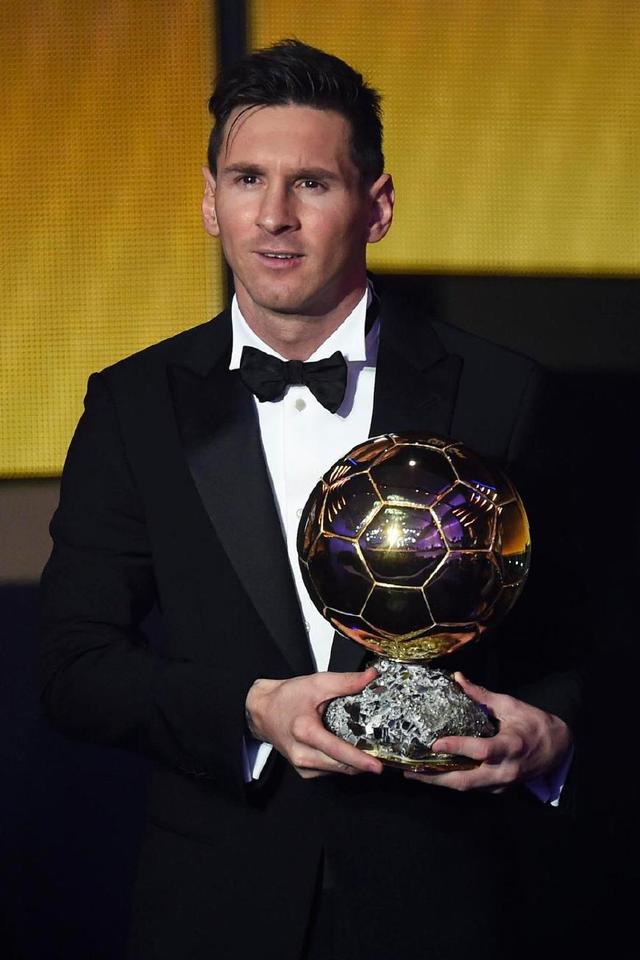 强强对决，拜仁本赛季德甲从未落后，勒沃库森每场都先进球（巅峰对话：拜仁本季德甲未曾落后，勒沃库森场场先拔头筹）