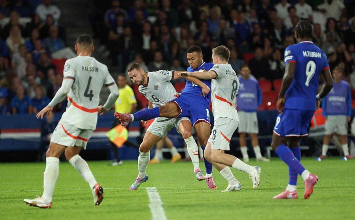 开拓者vs雷霆前瞻：克林根出战成疑，雷霆欲在客场完成复仇（开拓者vs雷霆前瞻：克林根出战存疑，雷霆力争客场复仇）