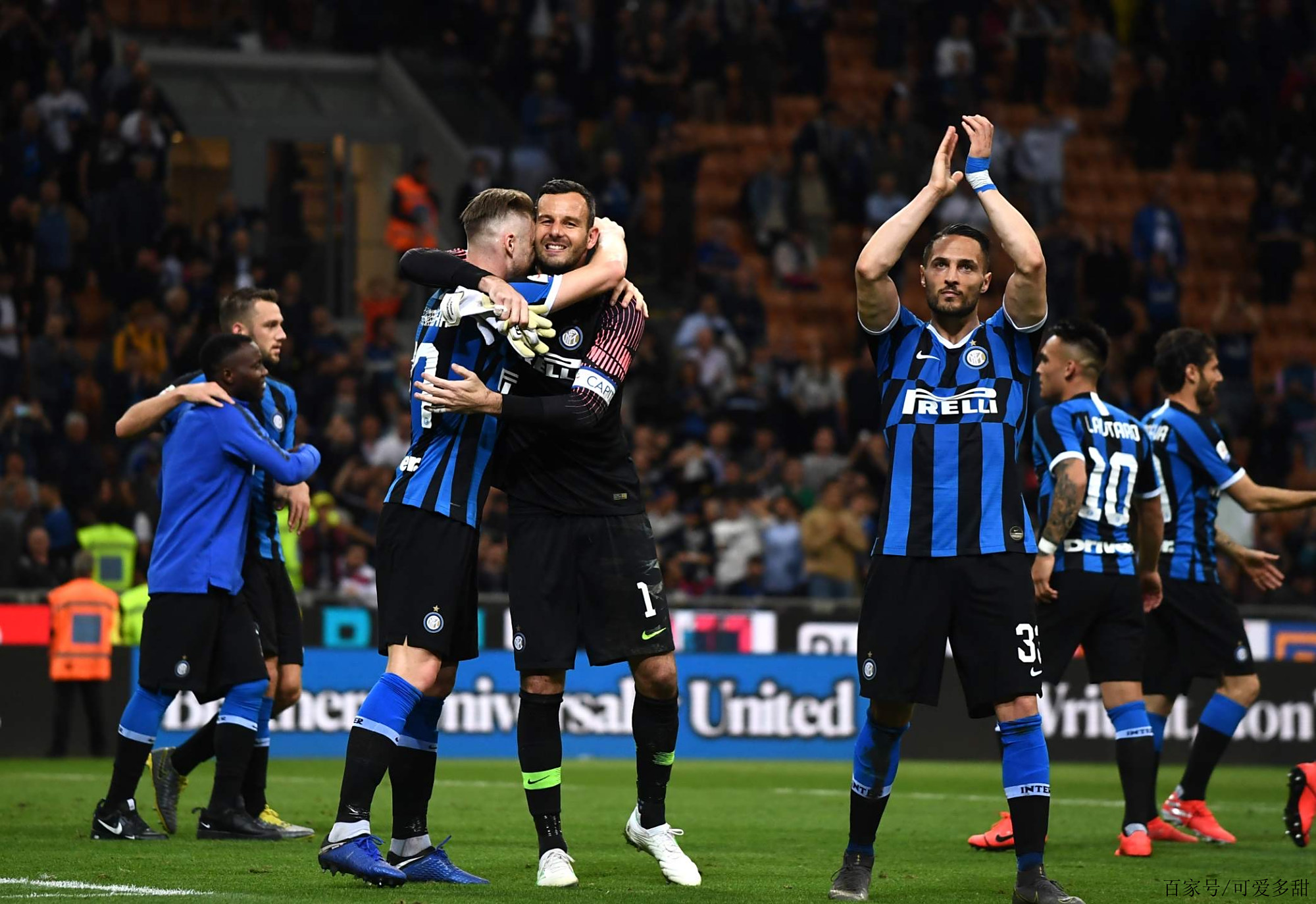 一个表情暴露全部情绪（一个神情道尽所有情绪）