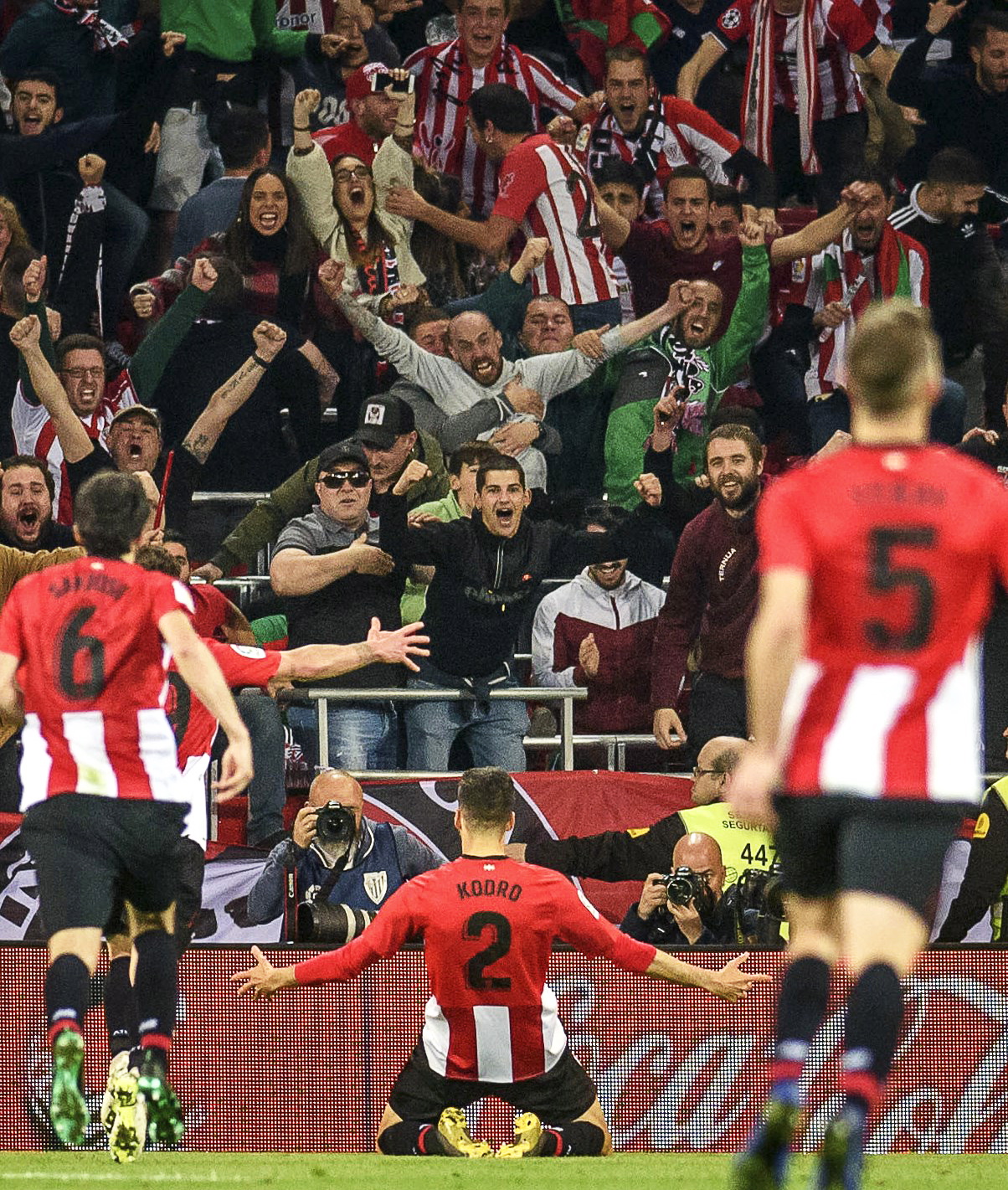 卡萨诺盛赞劳塔罗：他已经4年没去休假了，批评他的人真无知（卡萨诺力挺劳塔罗：四年未度假，批评者太无知）