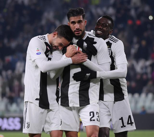 詹姆斯17投4中，纪录被终结，险成输球罪人，最后一传将功补过（詹姆斯17投仅4中，纪录止步，险成输球背锅者，终场前妙传完成救赎）