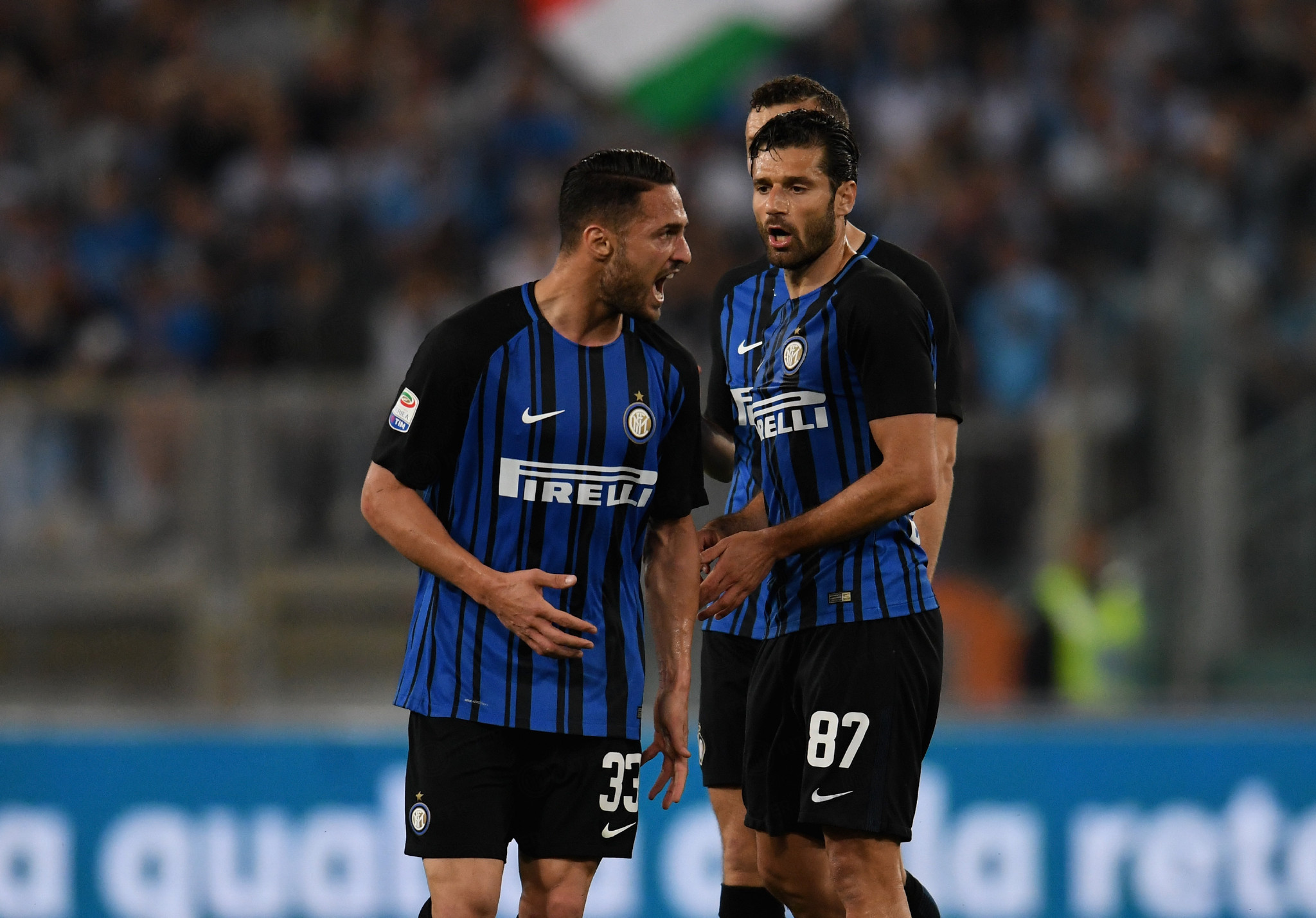 意甲积分榜：米兰凭净胜球领跑，前四只差1分，尤文仍第7（意甲最新积分榜：米兰靠净胜球暂居榜首，前四仅差1分，尤文仍第七）